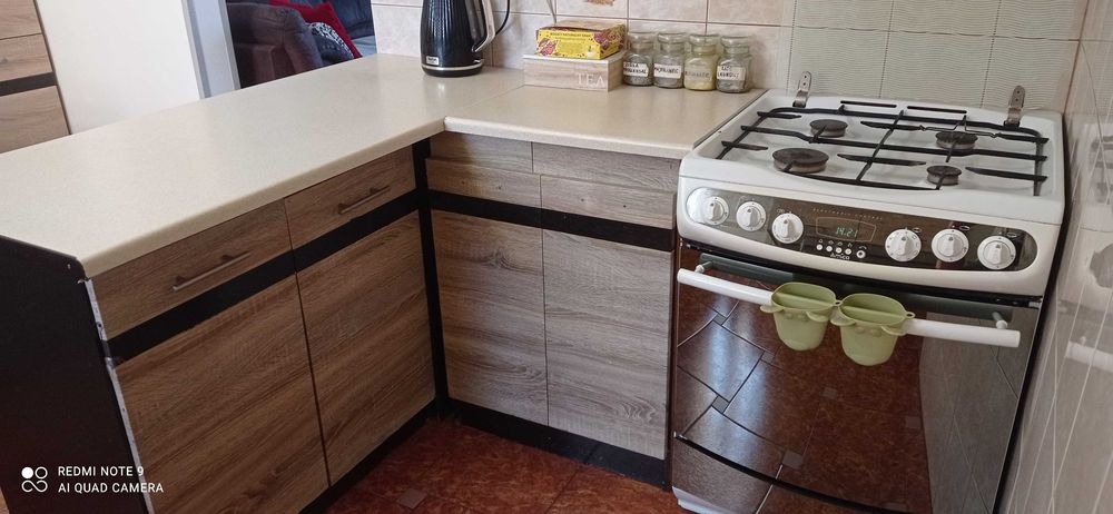 Kuchenka i meble kuchenne (REZERWACJA)