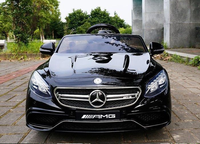 Czarne auto na akumulator Mercedes S63 AMG 2x45W