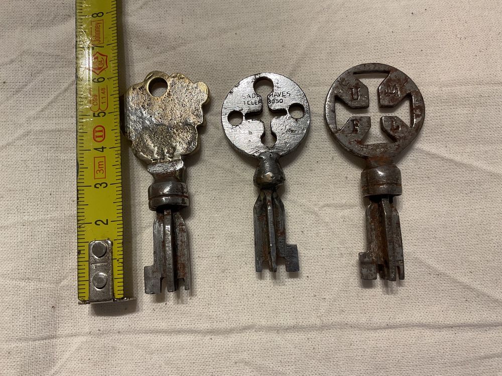 Três chaves antigas de cofre