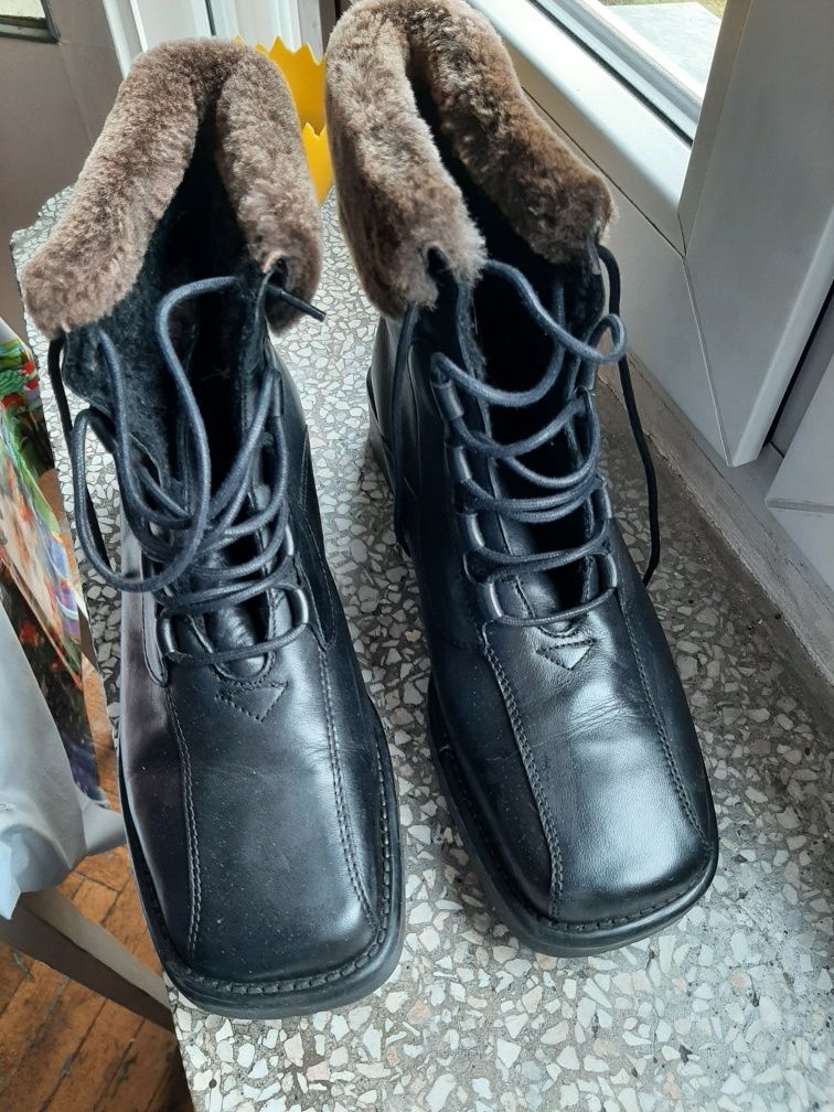 Buty z prawdziwej skóry 42 botki kożuszkiem