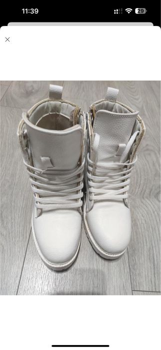 Черевички ботинки чоботи білі черевики