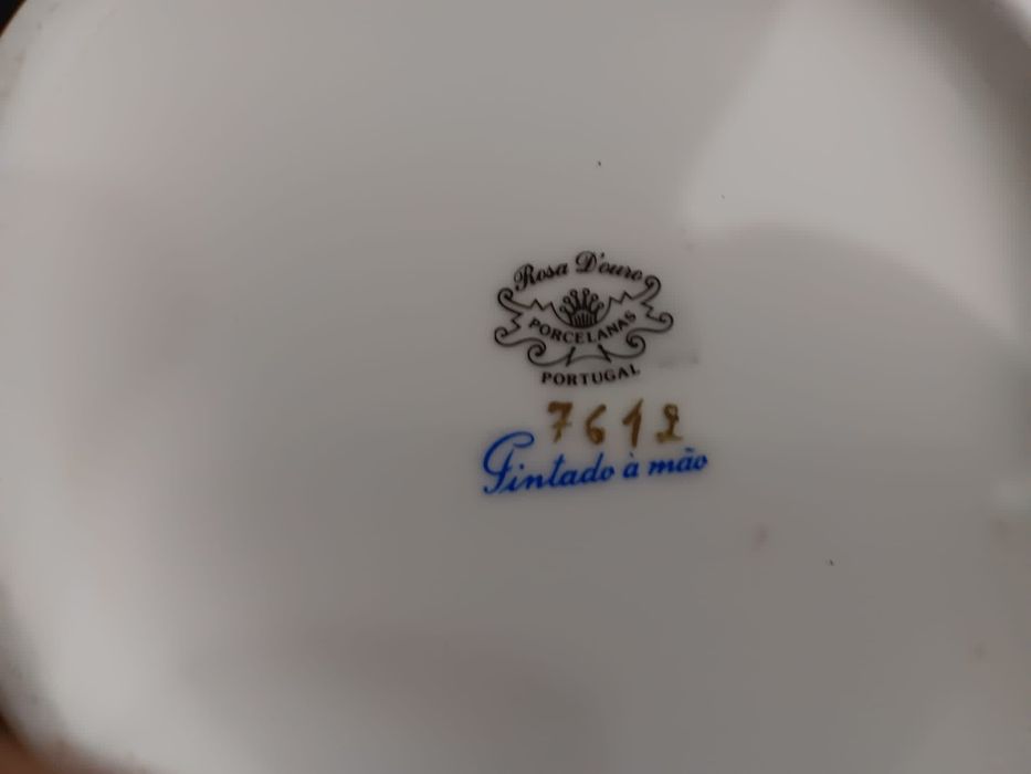 Vendo conjunto de decoração de porcelanas pintadas á mão