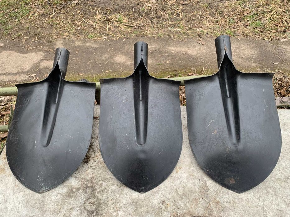 Нова лопата штикова (вироблено на початку 2000-х)