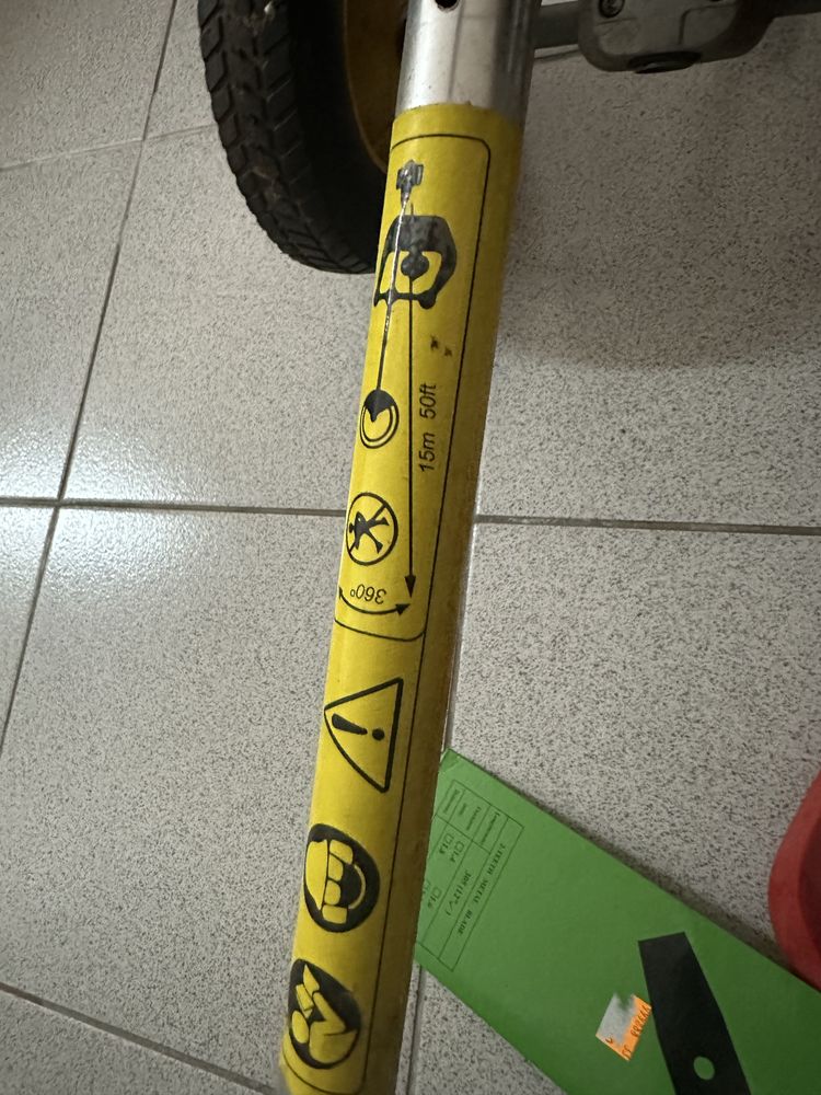 Roçadora com rodas