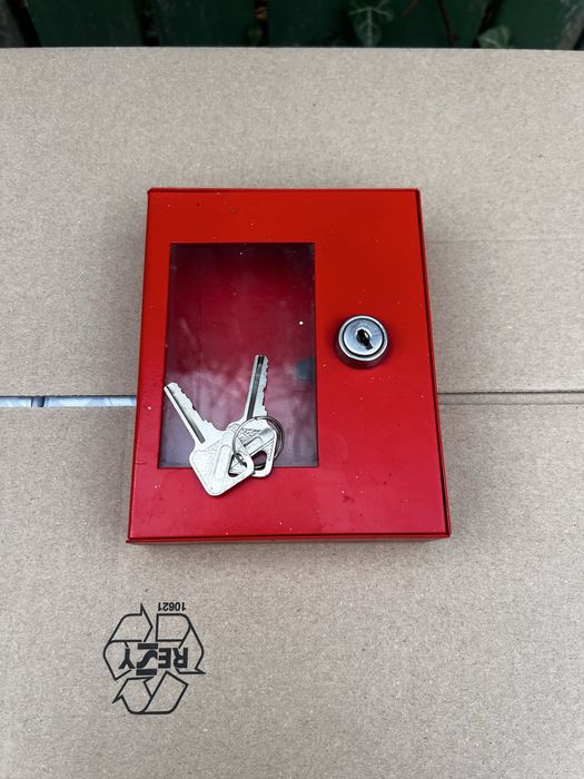 Skrzynka metalowa na