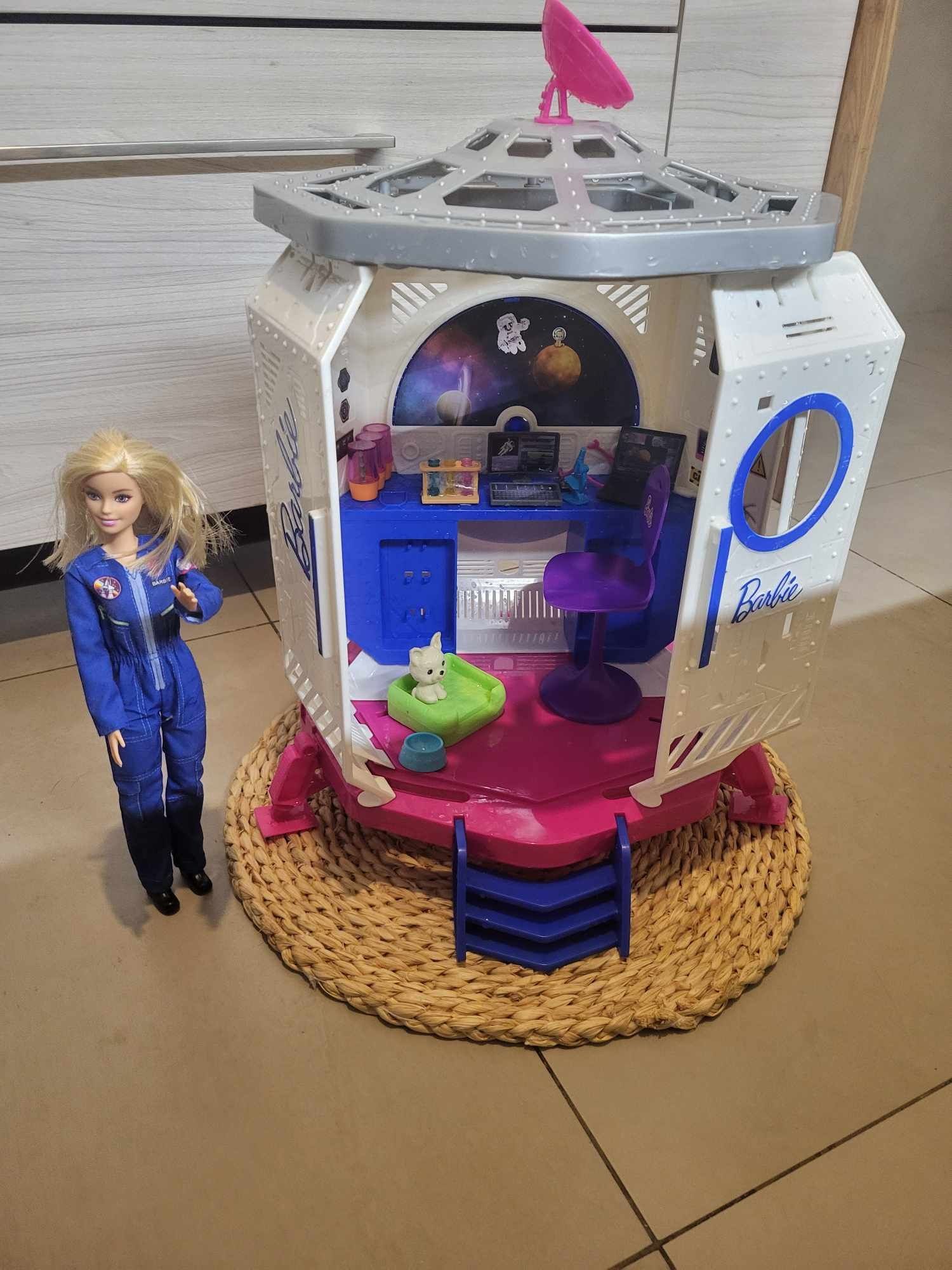 Stacja kosmiczna Barbie
