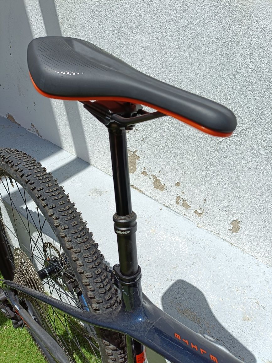 KTM total carbono tamanho M nova