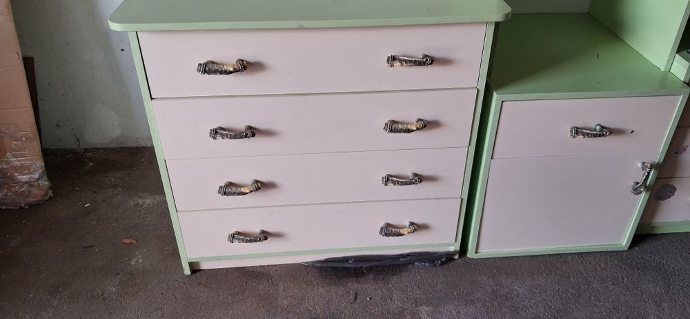 Продам  комод для одягу