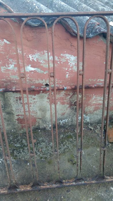 Gradeamentos Antigos em Ferro Maciço de Varanda