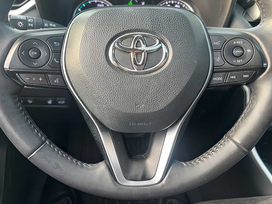 Toyota RAV4      2021