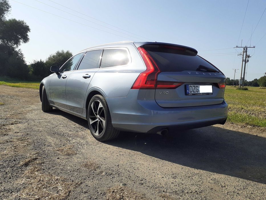 Volvo V90 Momentum T5 254KM, stan idealny
