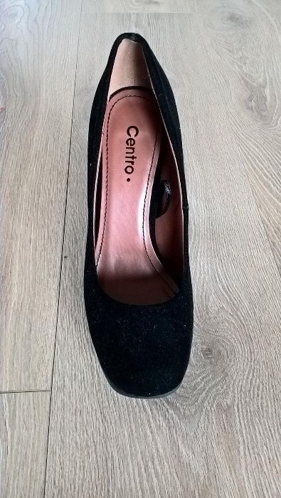 Buty na obcasie rozm. 36 czarne Centro