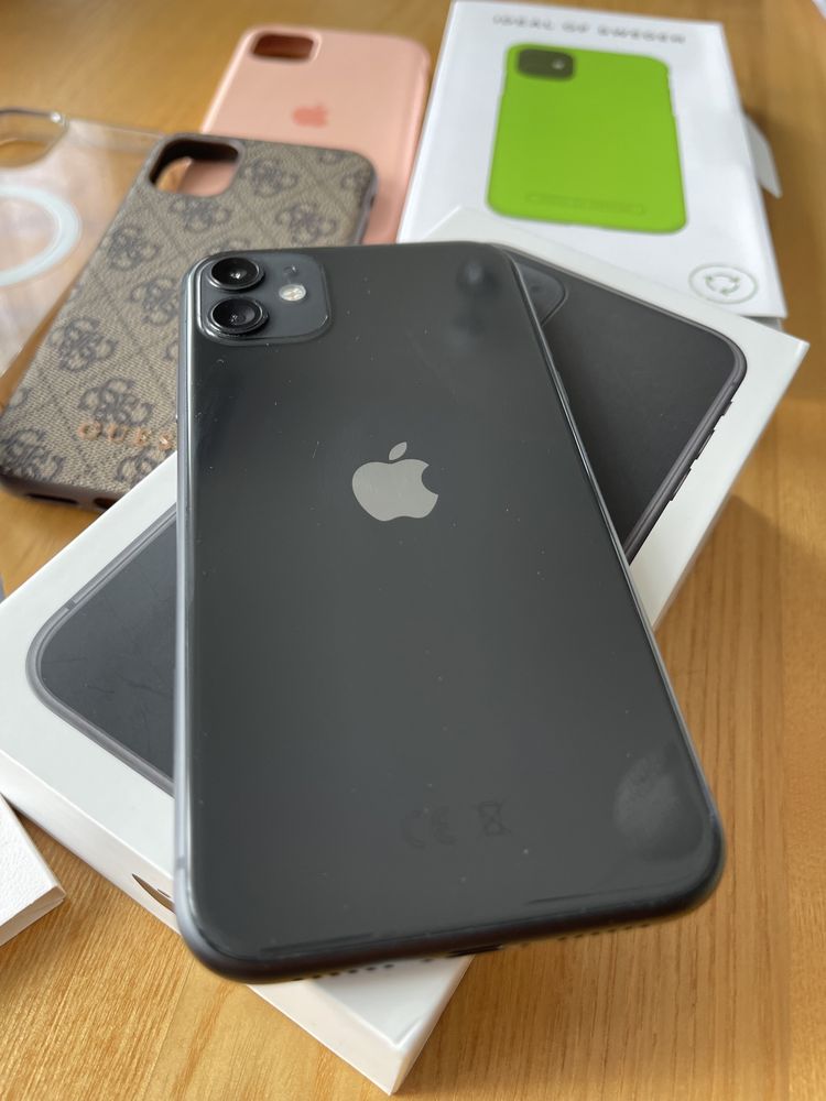 Iphone 11 czarny black 128 GB stan idealny plus zestaw markowych etui