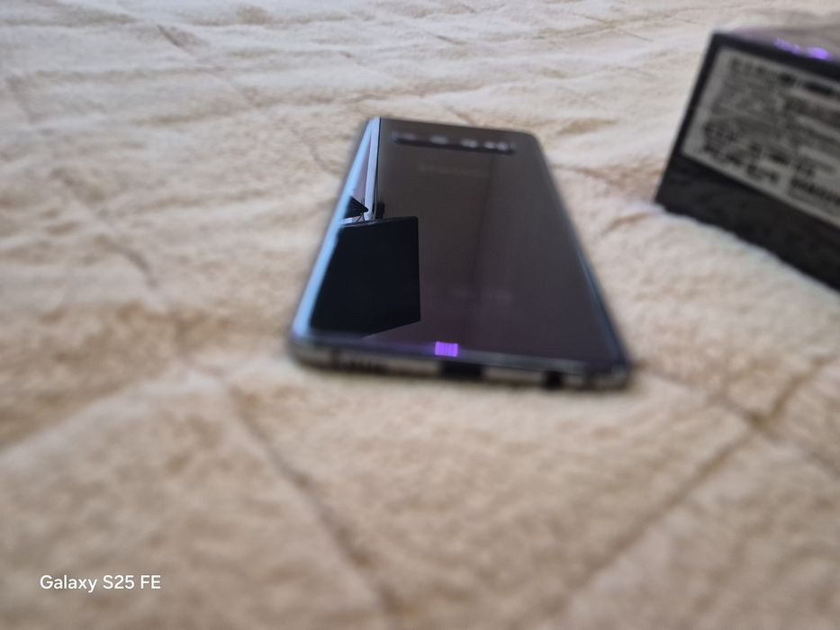 Samsung  Galaxy S 10