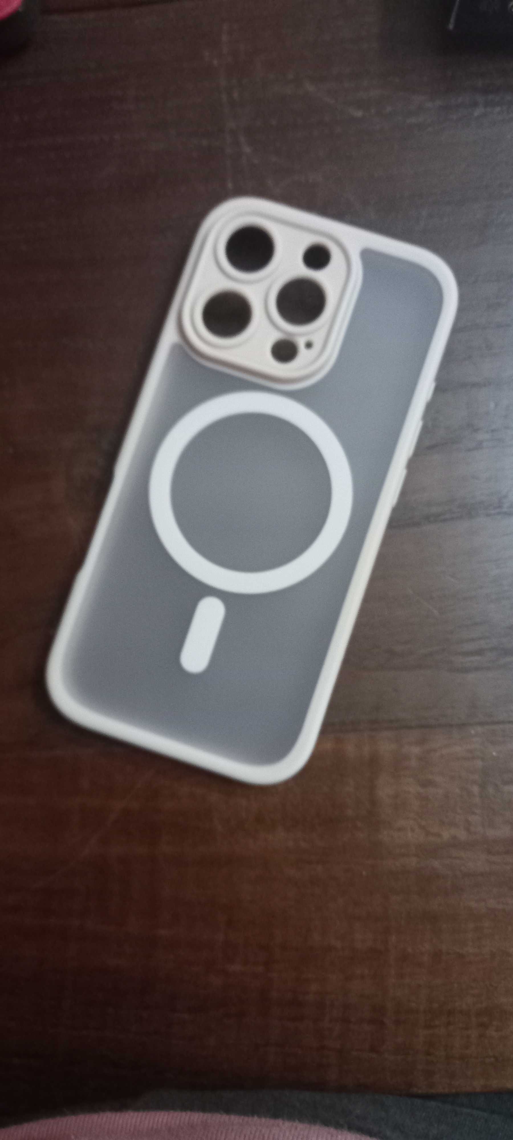 Capa iphone 16 pro com ou sem película, também vendo pelicula á parte