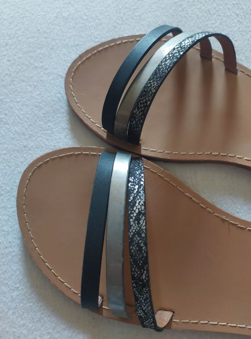 Sandálias Rasas Preto/Prateado, 37