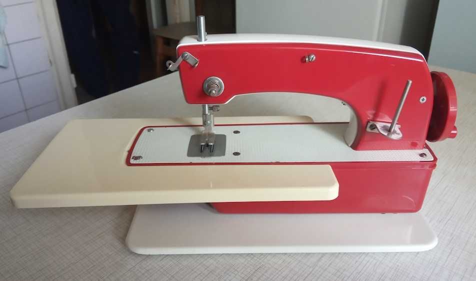 Швейная машинка детская механическая МШДМ