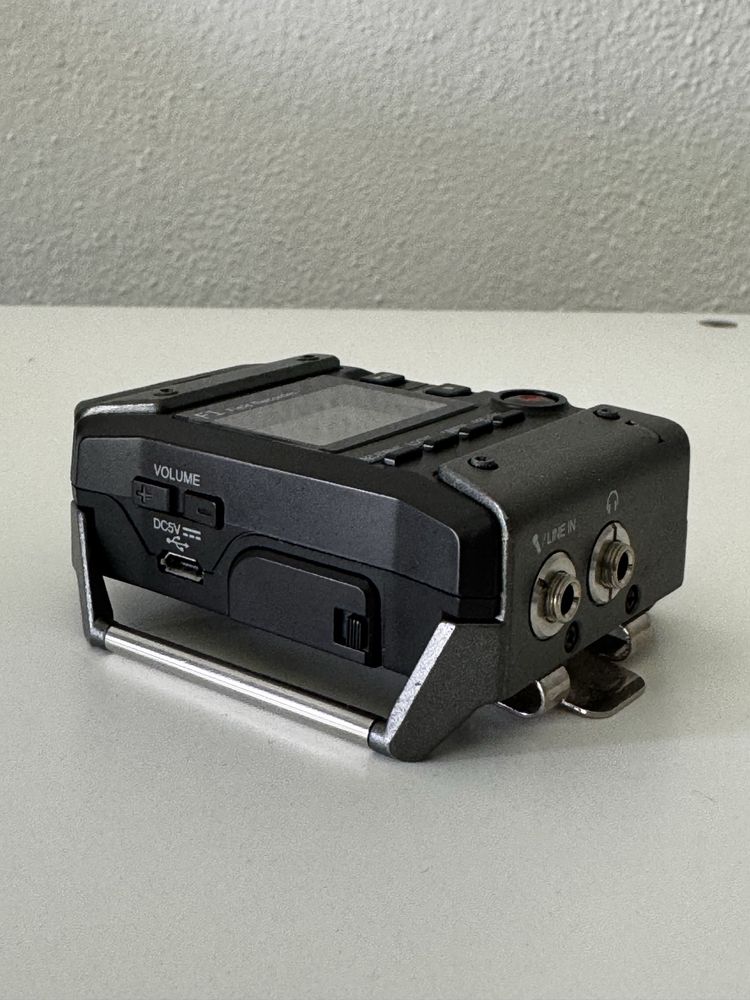 Gravador Zoom F1 + Microfone de Lapela (Lavalier)