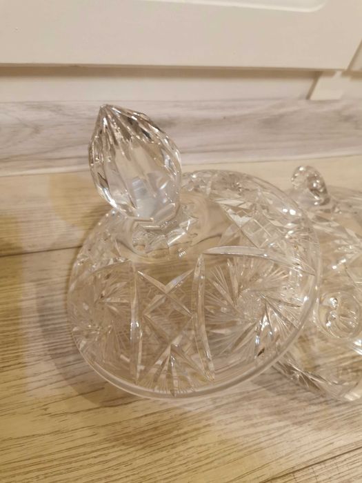 Waza kryształ z pokrywą