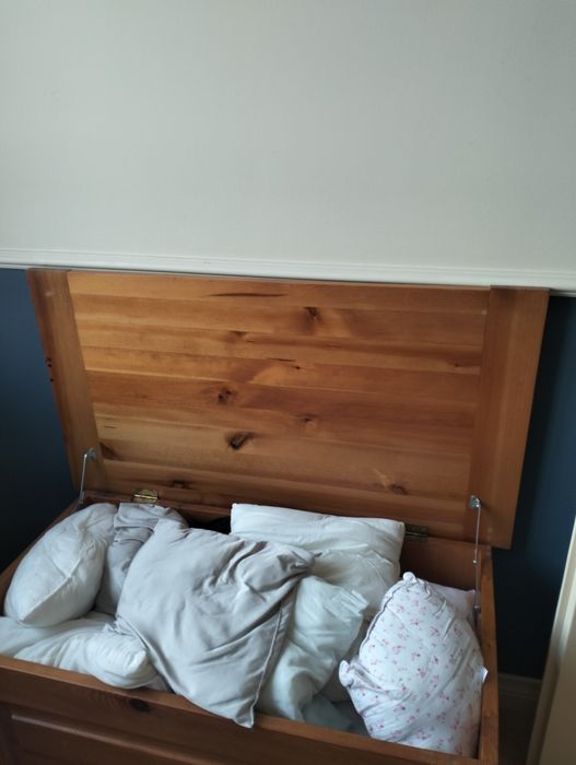 Komplet mebli drewnianych