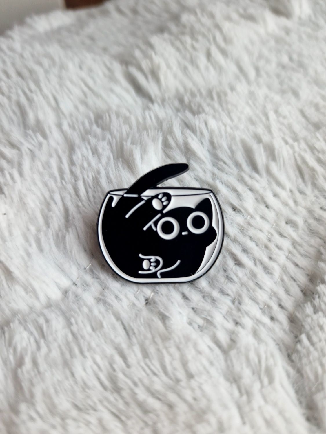 Przypinka pin wpinka pins złota broszka alternative gothic kot cat