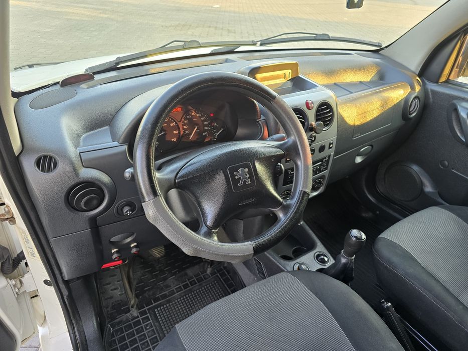 Peugeot Partner двигун 1.6 75 кВт 5-ти ступенева КПП.