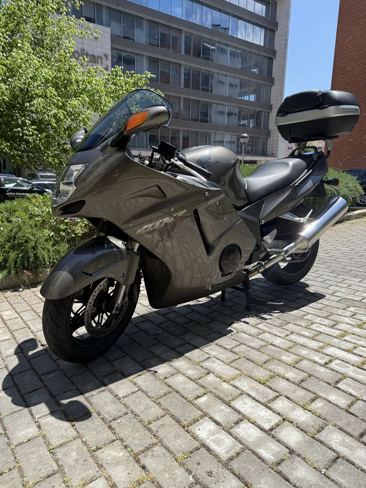 Honda CBR 1100XX SuperBlackbird imaculada