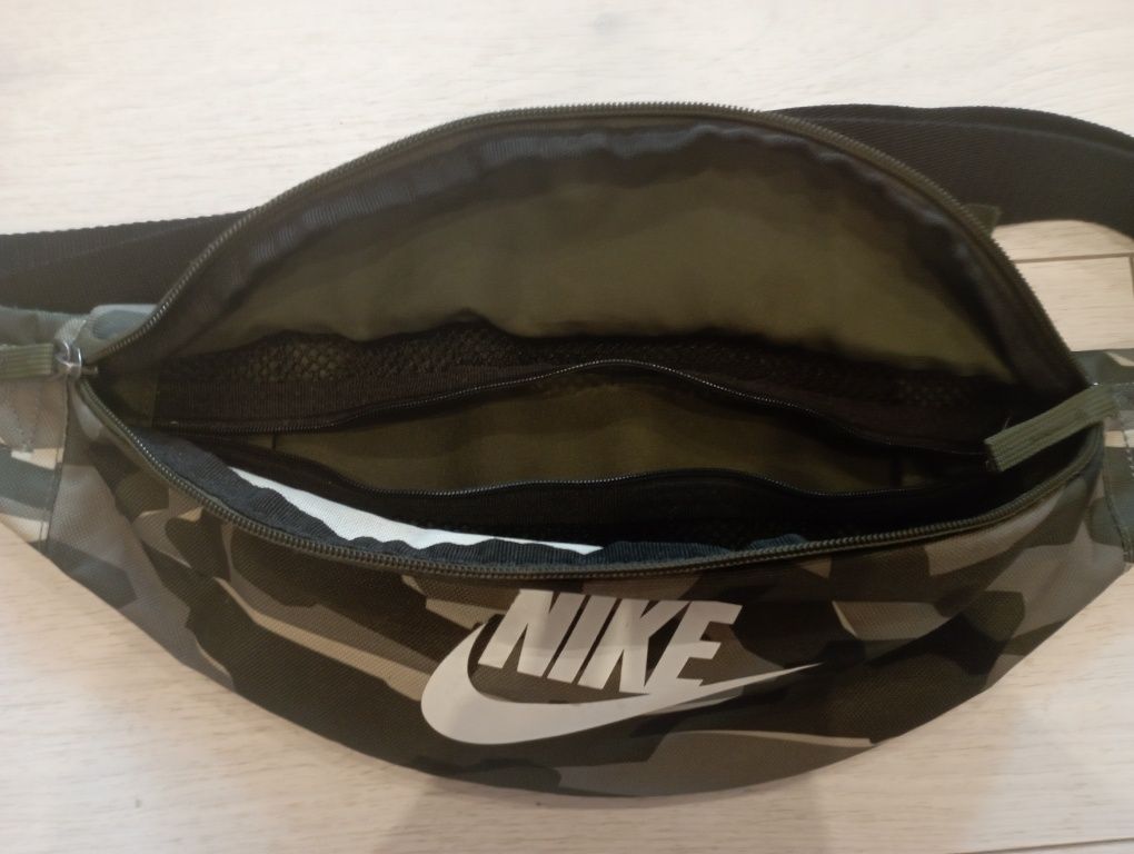Поясна сумка Nike