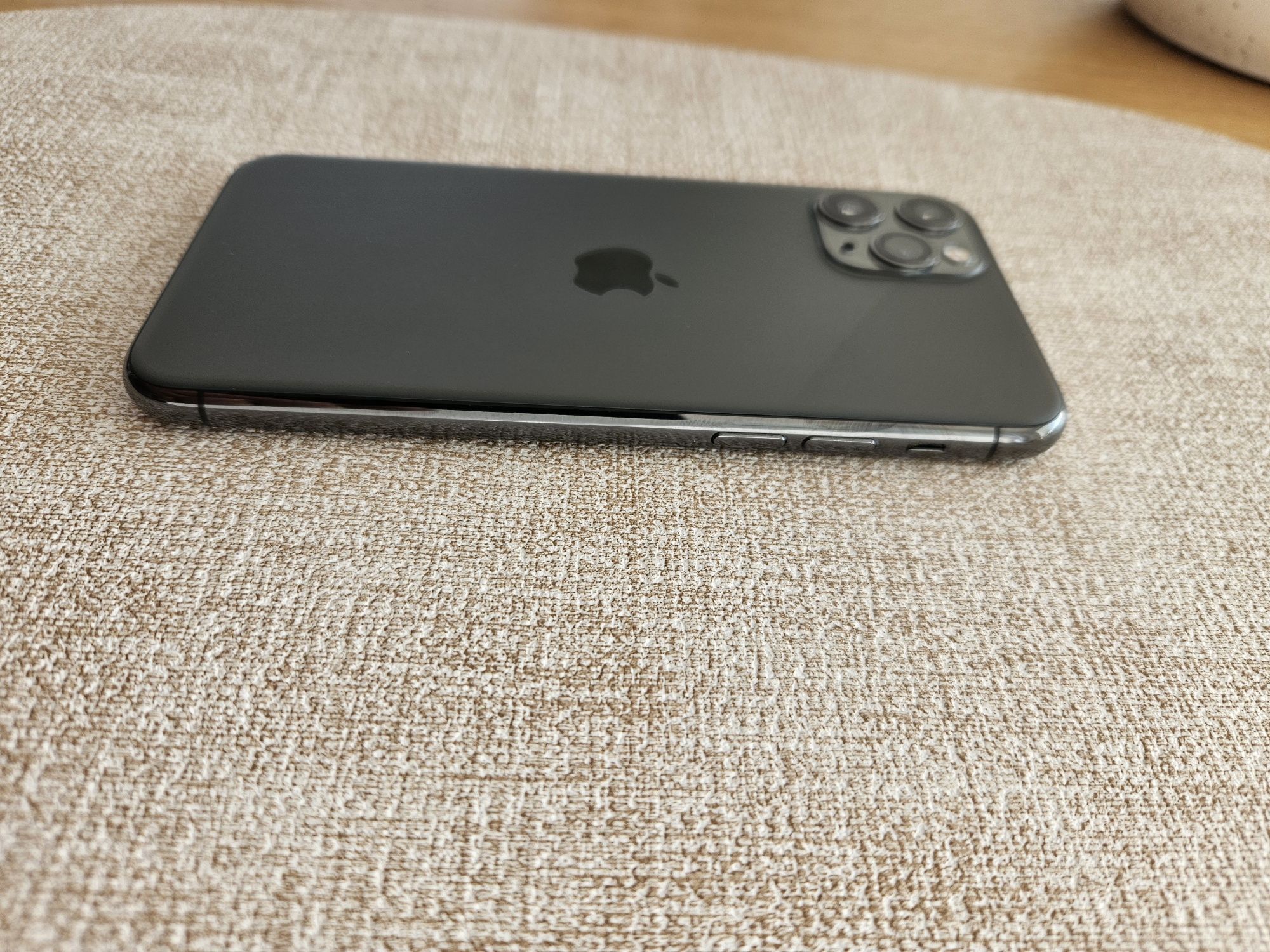 iPhone 11 Pro + etui