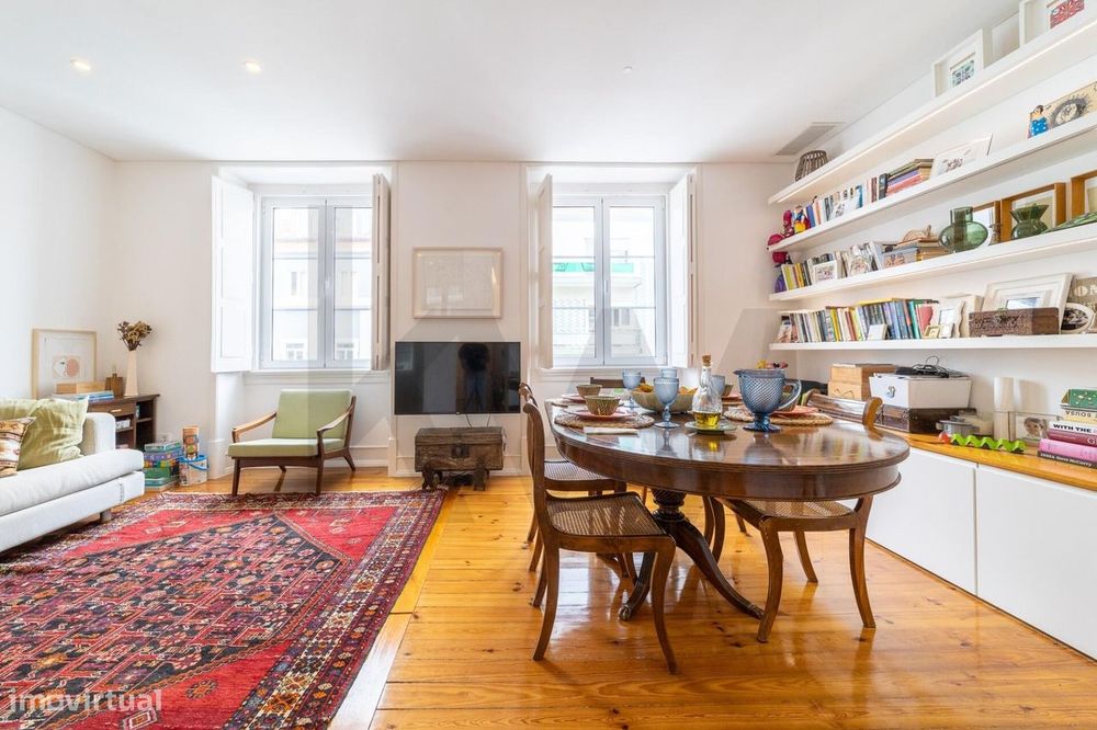 T3 remodelado para arrendar na Rua Almeida e Sousa