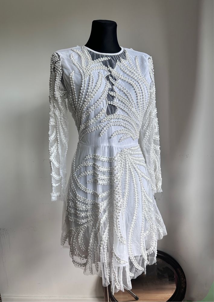 Asos luxe a star is born biała cekinowa sukienka mini 44 xxl 42 xl