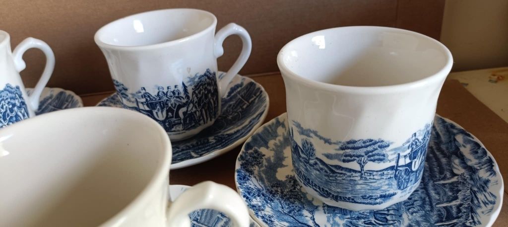 Conjunto 6 chávenas com pires inglesas em tons azul