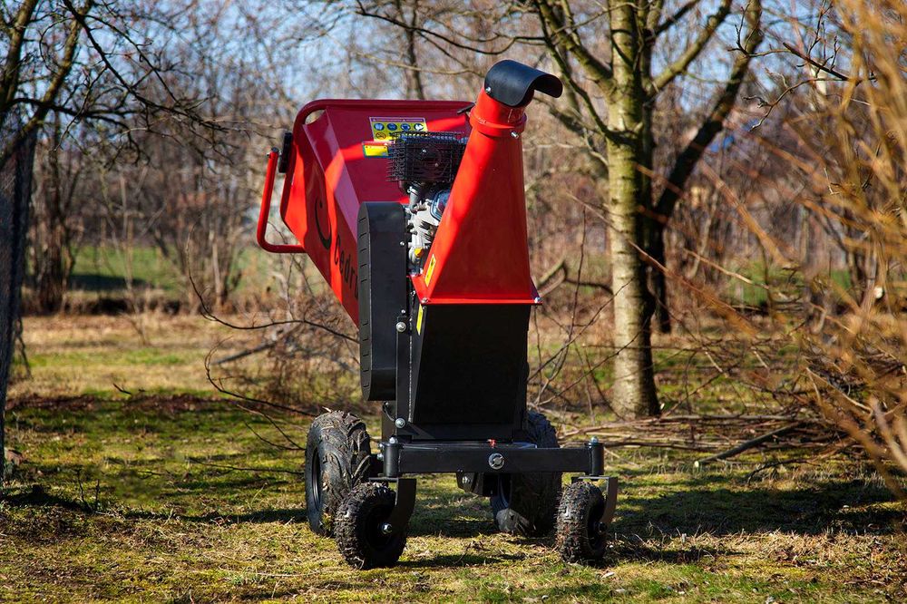 RĘBAK WYNAJEM Rozdrabniacz Spalinowy Cedrus RB04