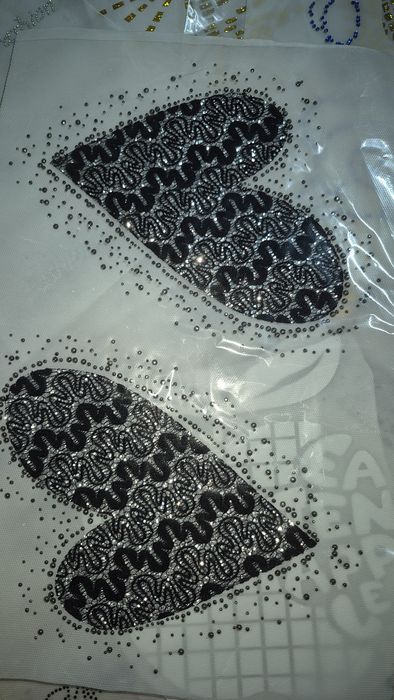 Наклейки из камней