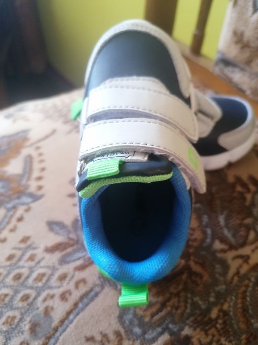 Buty sportowe dla chlopca, roz. 21