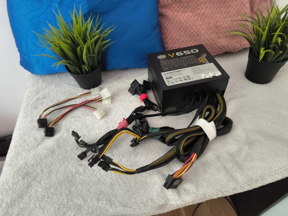 Wydajny zasilacz CoolerMaster 650W, 80 Plus Gold SemiModular