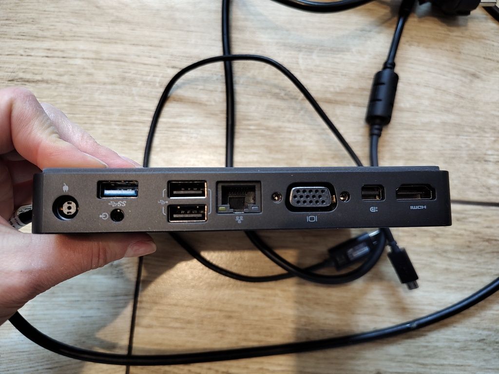 Stacja dokująca Dell WD15 na USB-C + Zasilacz