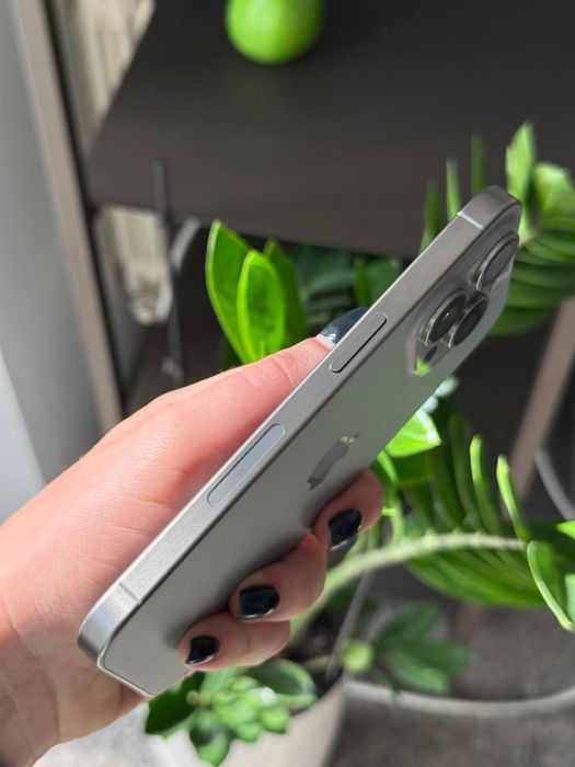 Apple iPhone 15 Pro 256GB Natural. Neverlock. Esim