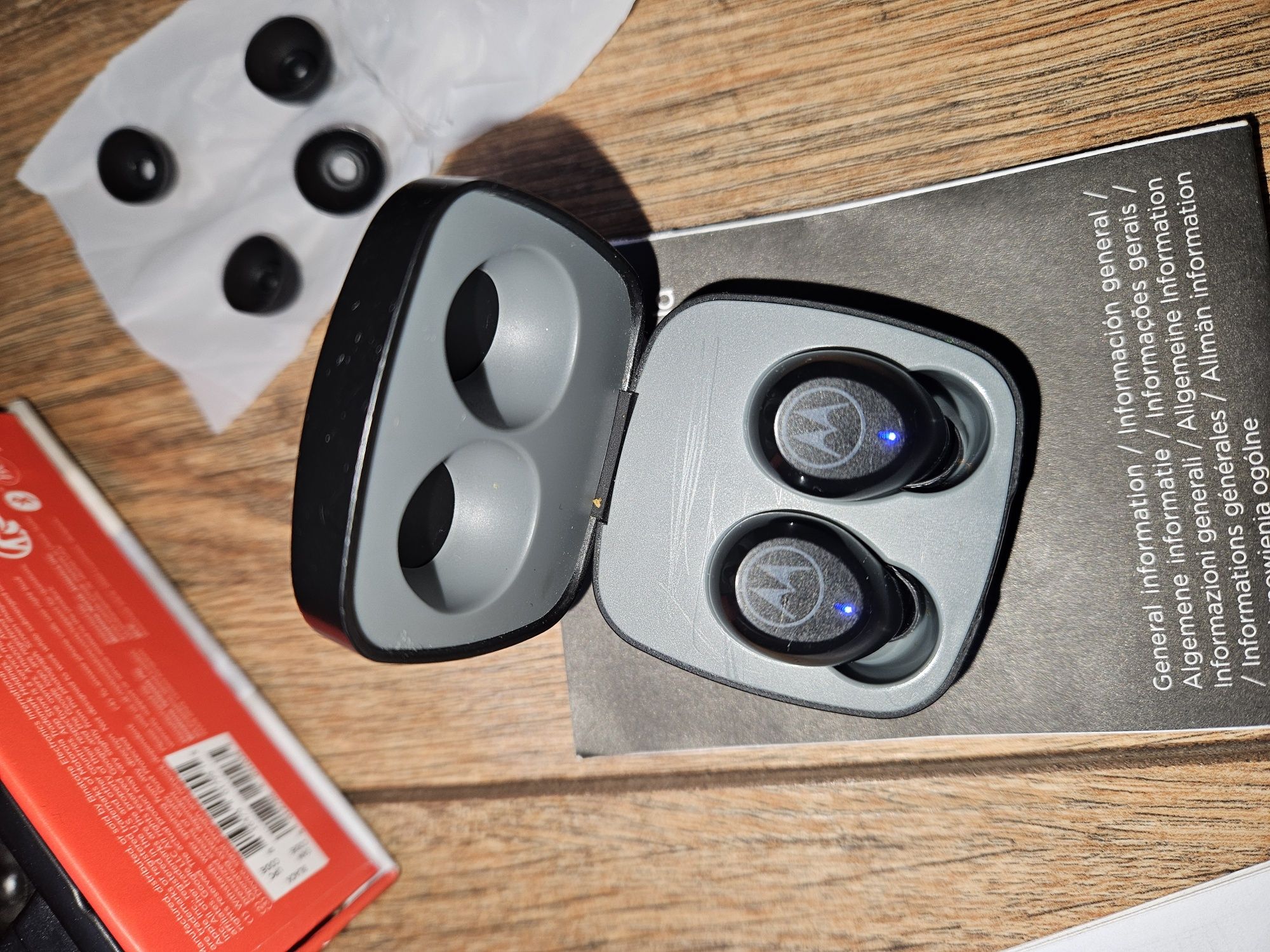 Беспроводные наушники Motorola vervebuds 100