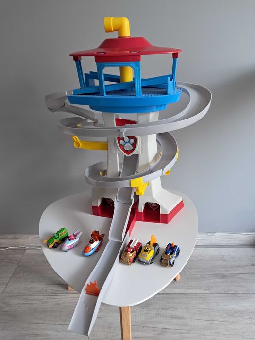 baza Psi Patrol i 6 autek