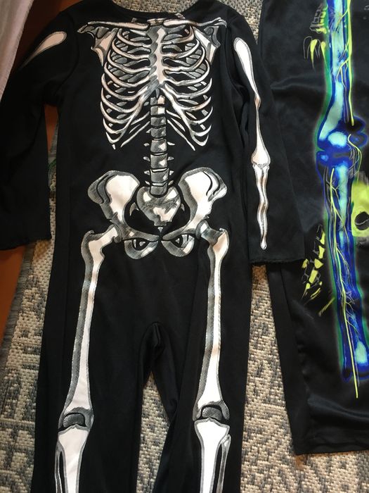 Карнавальний костюм скелета на halloween