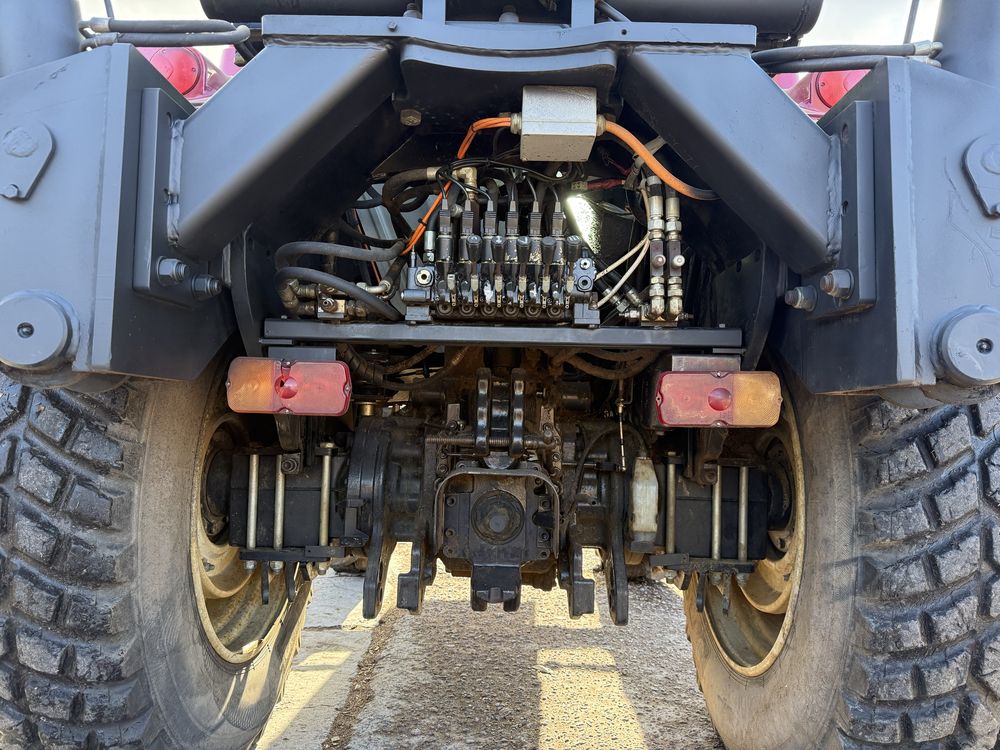 Трактор VALTRA T130 к.с. з маніпулятором. Продаж з ПДВ.