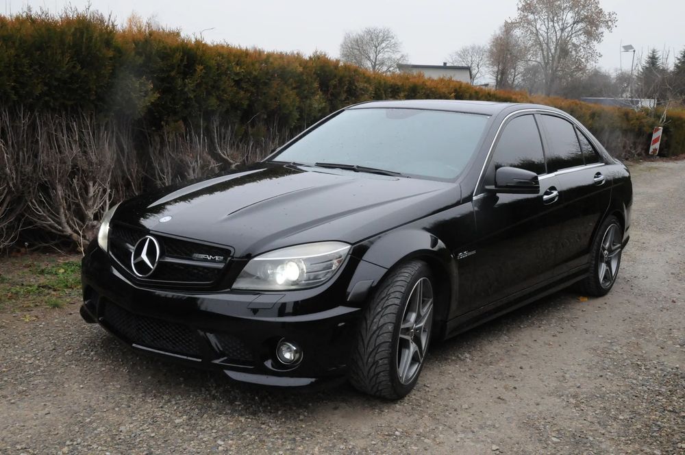 Mercedes-Benz Klasa C C63 AMG W204 V8