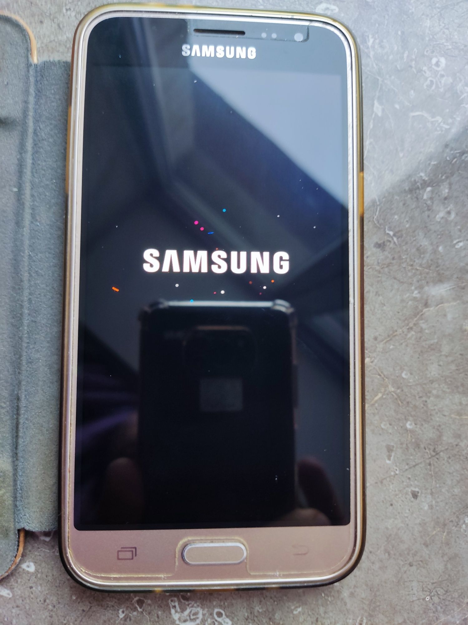 Телефон Samsung ji3