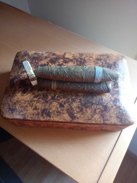 Caixa  para guardar charutos e cigarrilhas - Multiusos