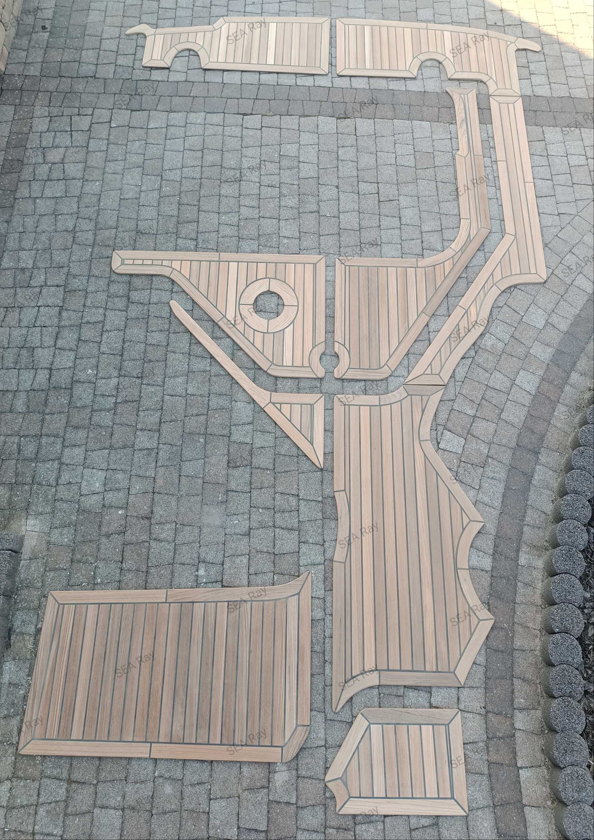 Stolik kokpitowy do łodzi motorowej, jachtu, kampera