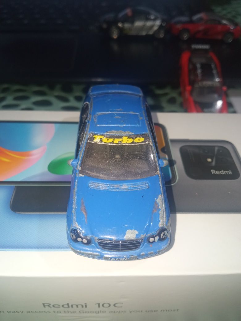 Mercedes c-class realtoy nie hot wheels niebieski