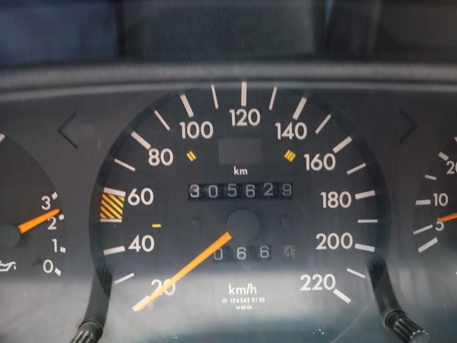 Продам мерседес 124