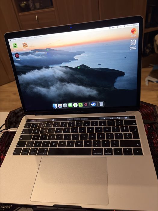 Macbook pro 2019 8/256gb