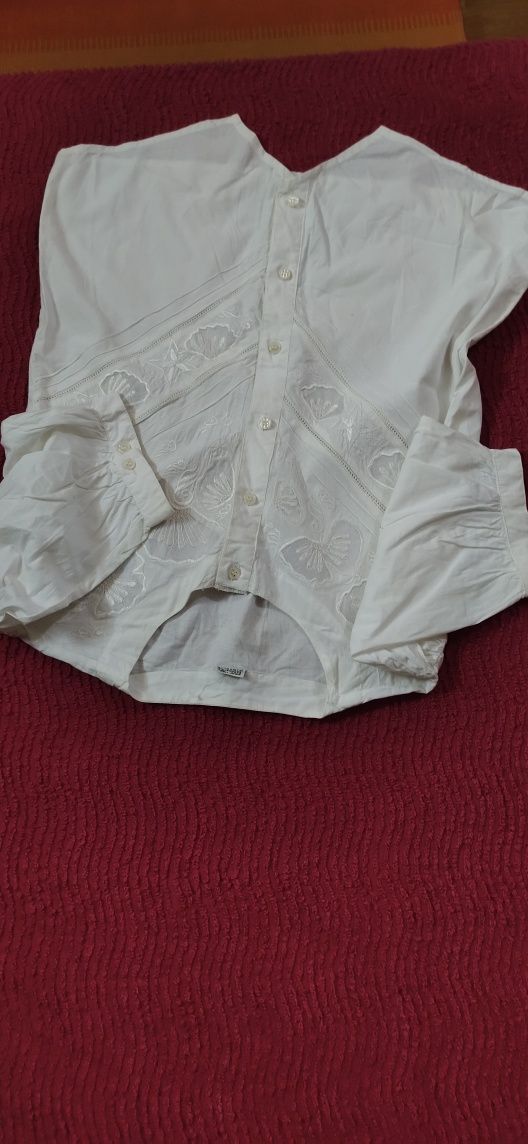 Blusa algodão c/ bordado.